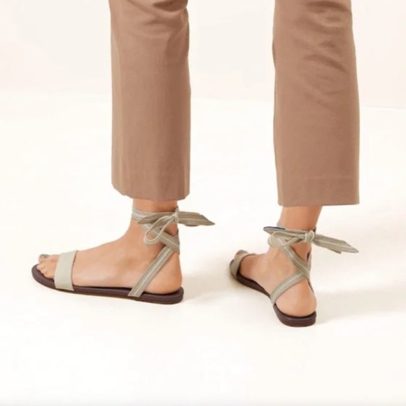 Rothy's the Wrap Sandal in Sandcastle NEW - Picture 1 of 4